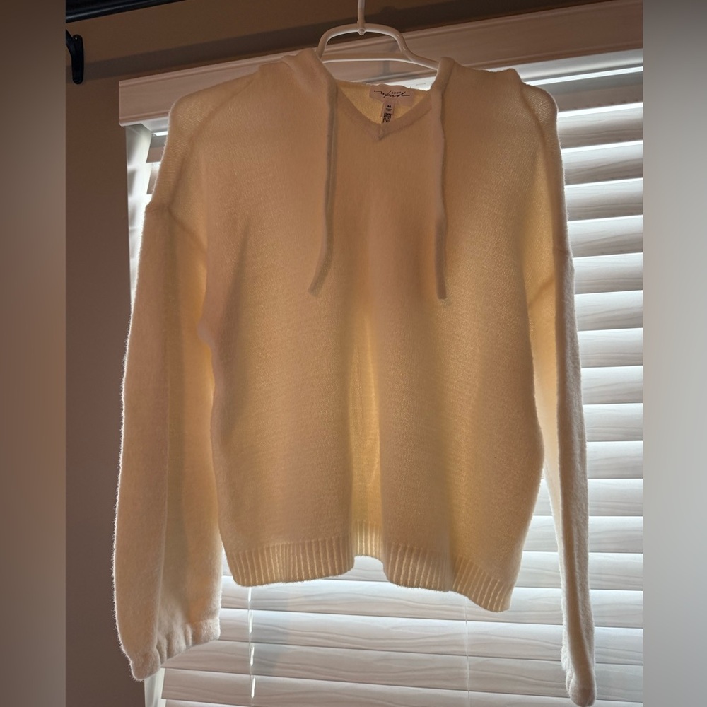 Soma Soft Cream Hoodie - Medium